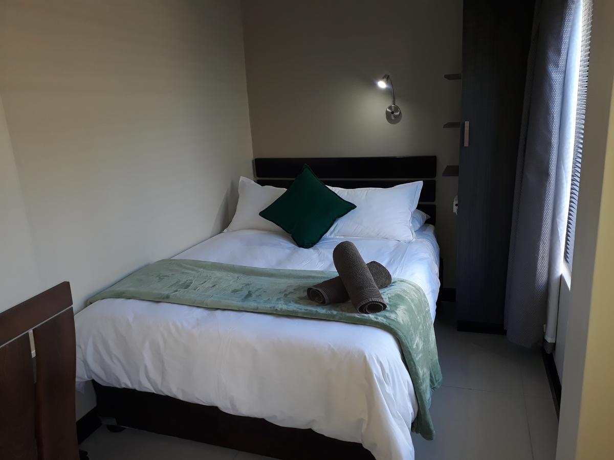 Nahoon Eco Lodge On Mackenzie อีสต์ลอนดอน ภายนอก รูปภาพ